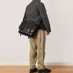 Heat Messenger Bag (L) - Black